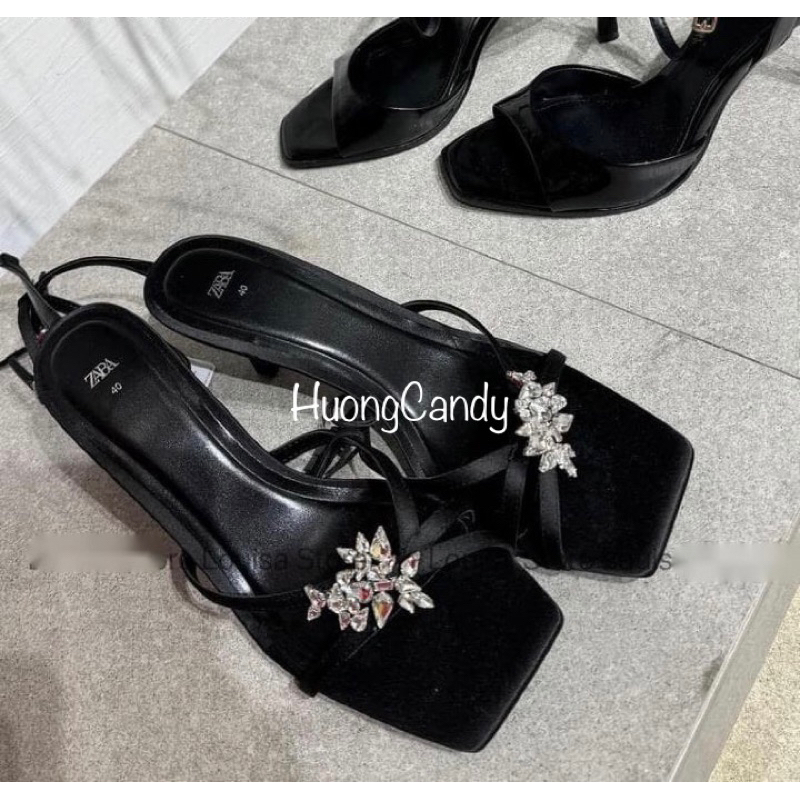 Sandal ZR đen đính dải hoa đá FULLBOX(nên tăng 1size-hàng sẵn)H198