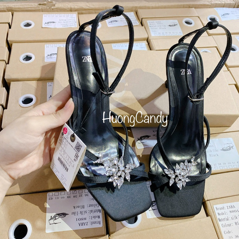 Sandal ZR đen đính dải hoa đá FULLBOX(nên tăng 1size-hàng sẵn)H198