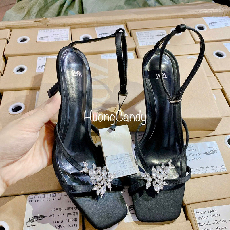 Sandal ZR đen đính dải hoa đá FULLBOX(nên tăng 1size-hàng sẵn)H198
