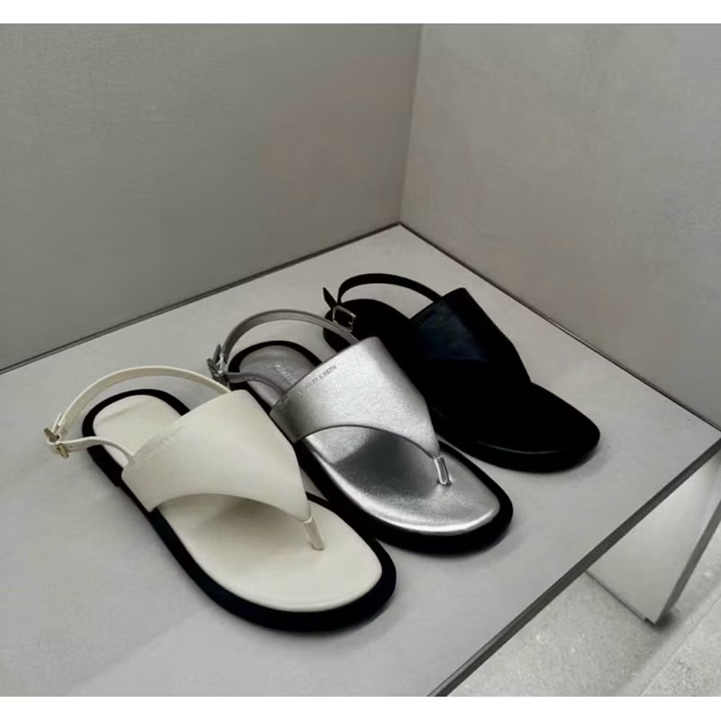 (lùi 1sz-sẵn) Sandal CK xỏ ngón bản to FULLBOXH43/2025-1/T2.2B