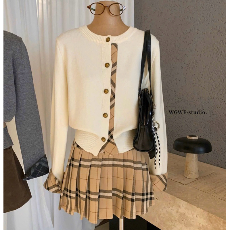 Áo khoác len cardigan WGWE 8669 phong cách Hàn+ Chân Váy Kẻ Caro Xếp Ly W8040#/H518