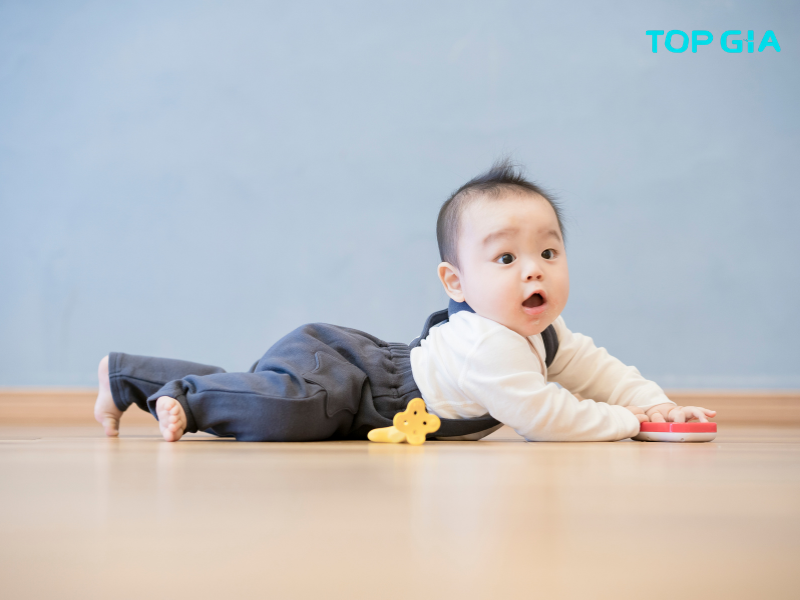 Bí quyết chọn nước lau sàn an toàn cho bé: Bảo vệ làn da nhạy cảm từ những bước chân đầu đời