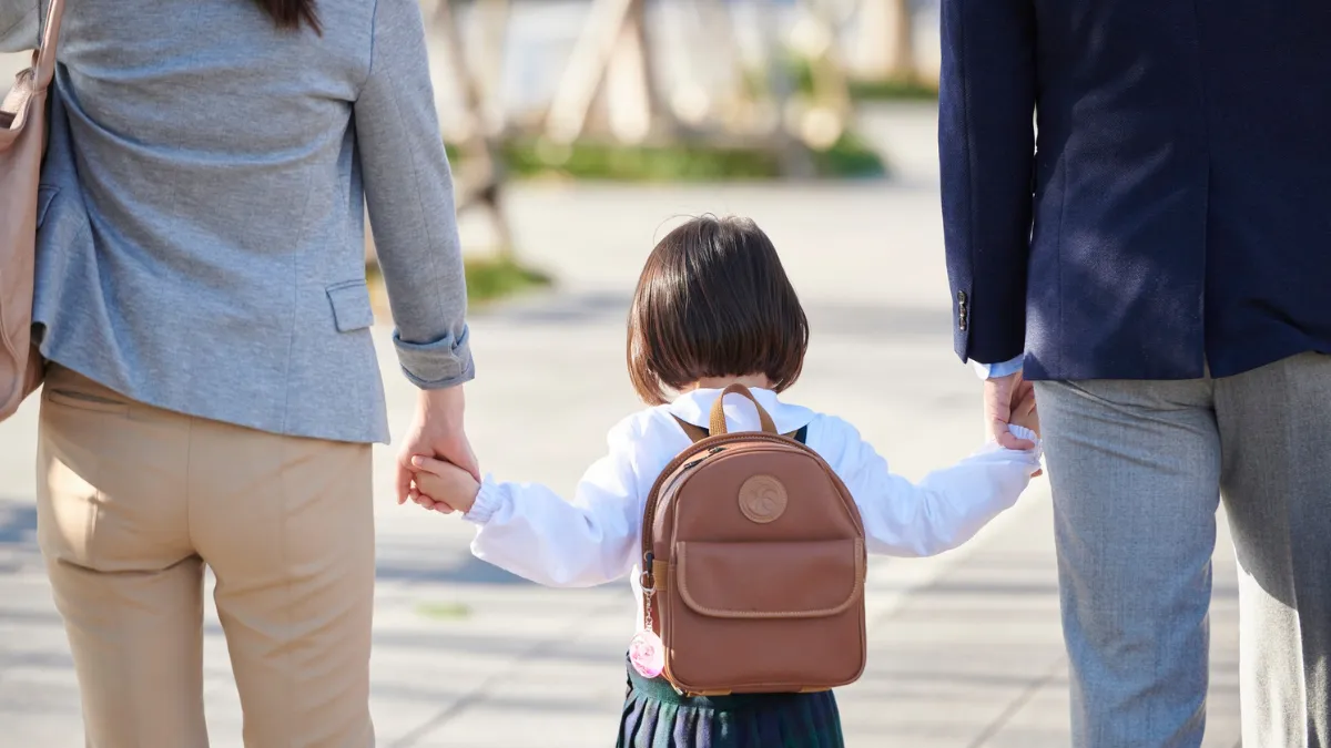 Hành trang tựu trường cho con: Mẹ thông thái ưu tiên sự tiện lợi và phù hợp