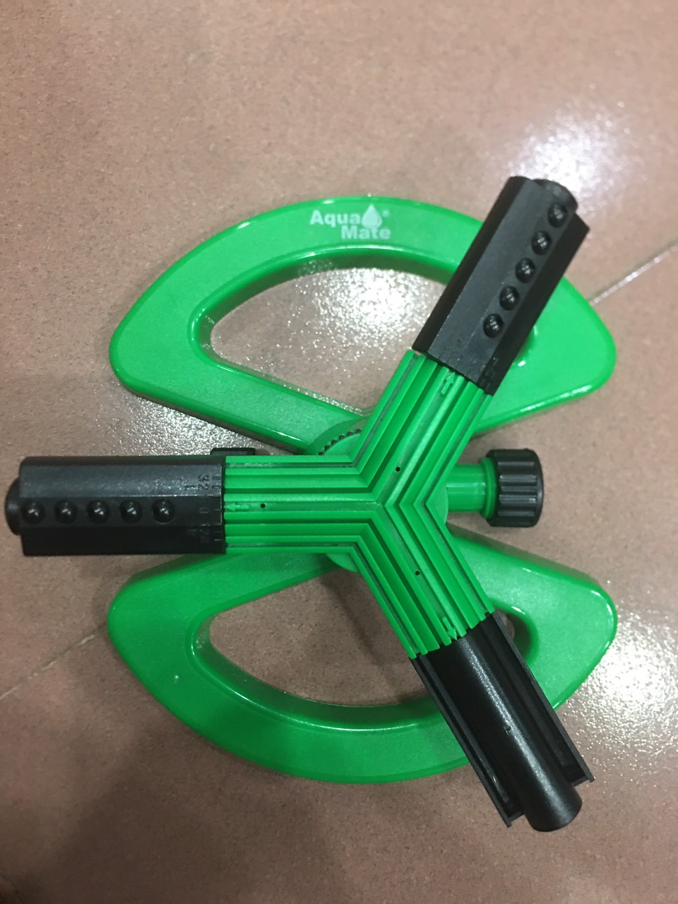 Béc Phun Tưới 3 Chia GYW4100 – Nhựa Bền, Tiện Lợi