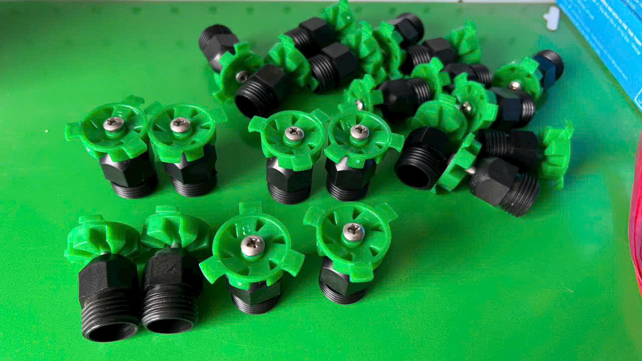 Béc Phun Tưới Xoay 360° GYMS-1080 Ren Ngoài 21mm – Phun Mạnh, Tiết Kiệm Nước