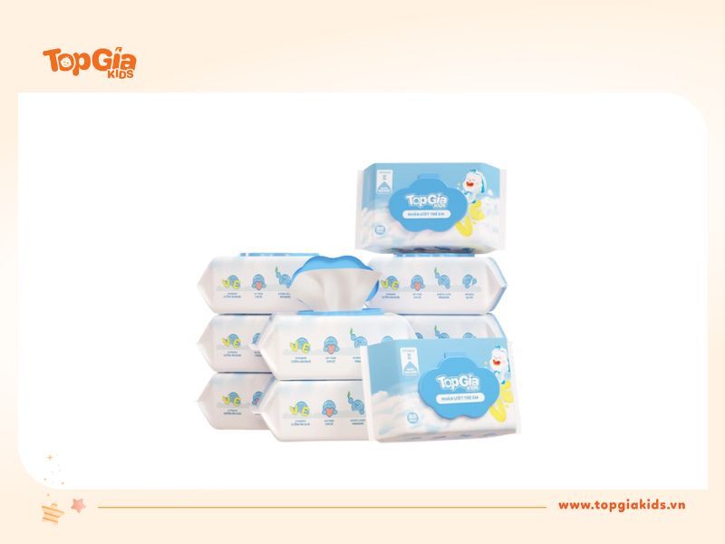 Có nên lau mặt bằng khăn ướt không