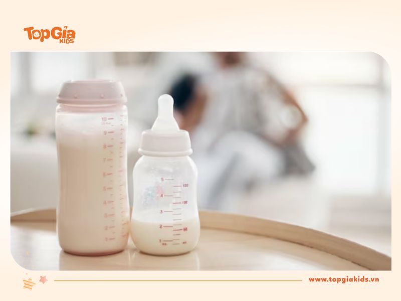 Nhiệt độ hâm sữa cho trẻ sơ sinh là bao nhiêu