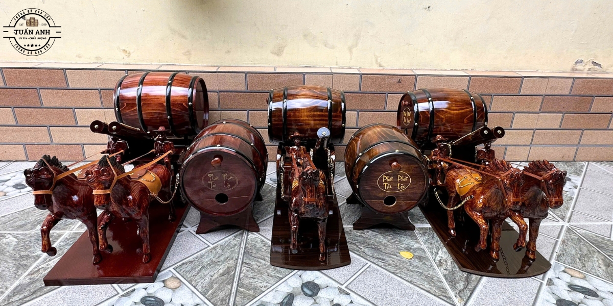 Xe Ngựa Kéo Thùng Rượu