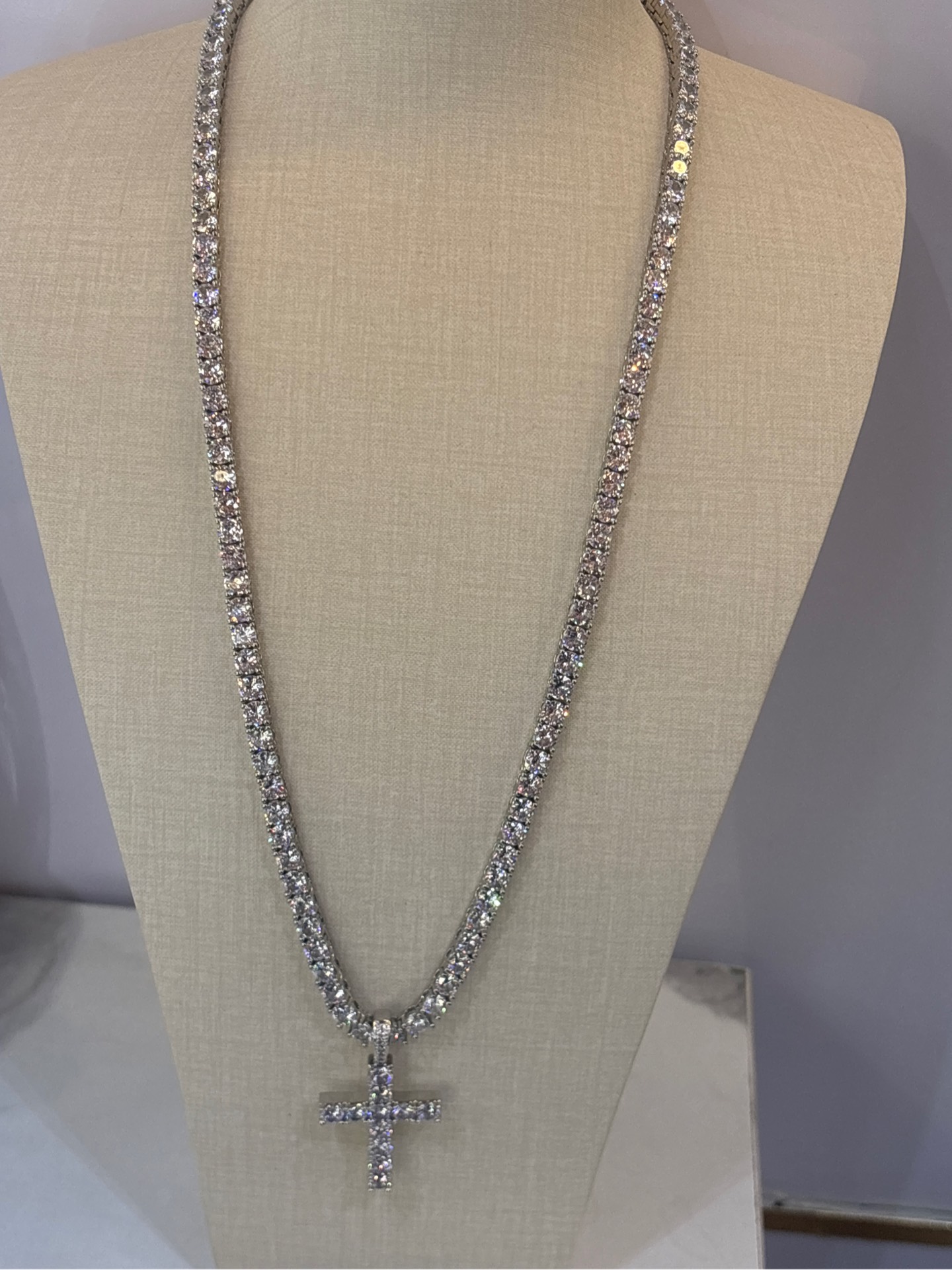 Dây Chuyền Đính Đá Moissanite Chữ Thập