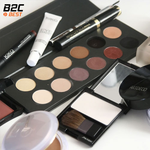 sử dụng mỹ phẩm không hợp