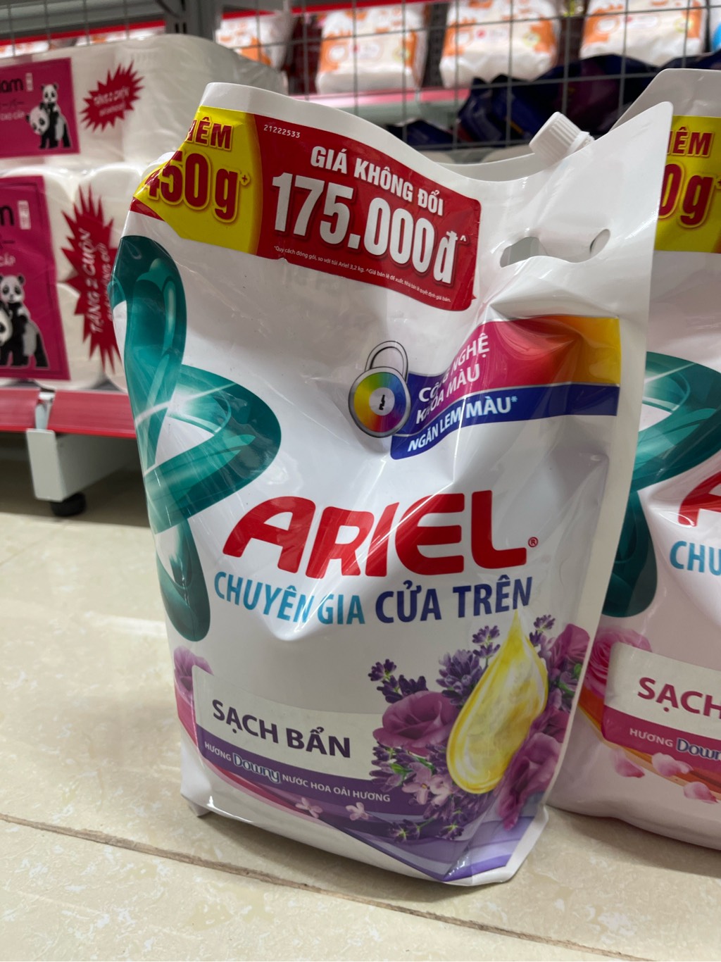 Nước giặt Ariel