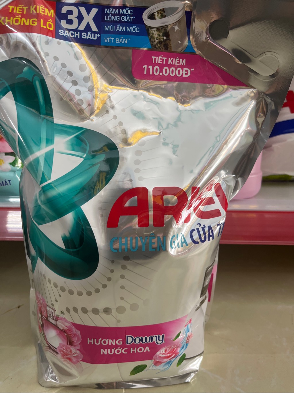 Nước giặt Ariel