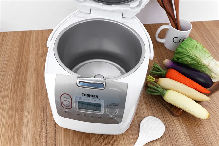 Nồi cơm điện tử Toshiba 1.8 lít RC-18NMFVN(WT) – Công nghệ nấu 3D, lòng nồi chống dính, 11 chế độ nấu đa dạng