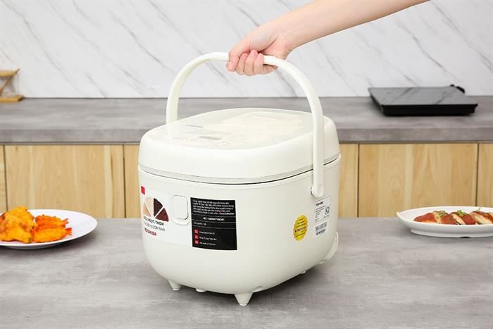 Nồi cơm điện tử Toshiba 1.8 lít RC-18DR4TVN(W) – Công nghệ nấu 3D, lòng nồi Binchotan, 11 chế độ nấu đa dạng