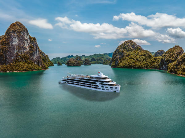 Du thuyền Luna Hạ Long Cruise