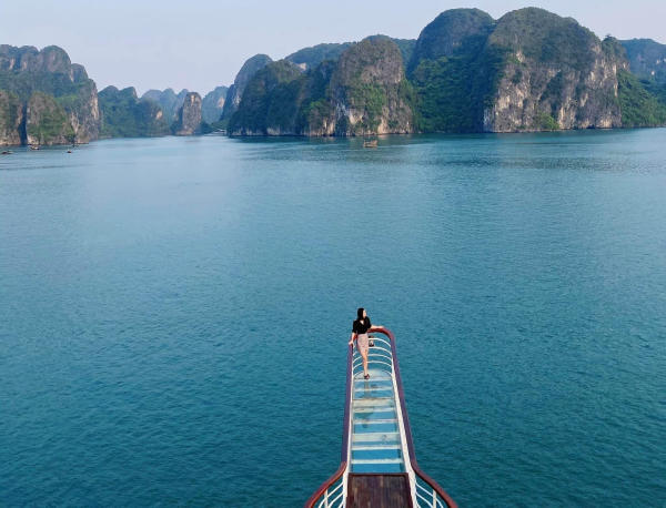 Du thuyền Ambassador Cruise Hạ Long 5 sao 02 Du thuyền Ambassador Cruise Hạ Long 5 sao 02
