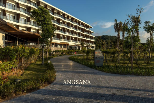 Kết hợp khách sạn view biển Quan Lạn