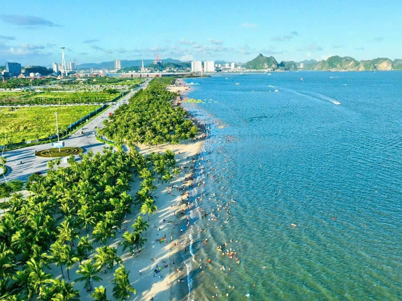 Bãi Cháy Hạ Long