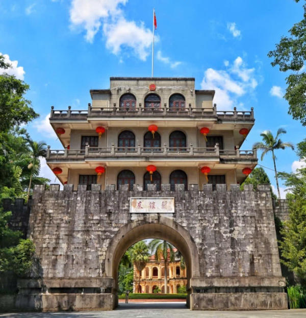 tour Bằng Tường