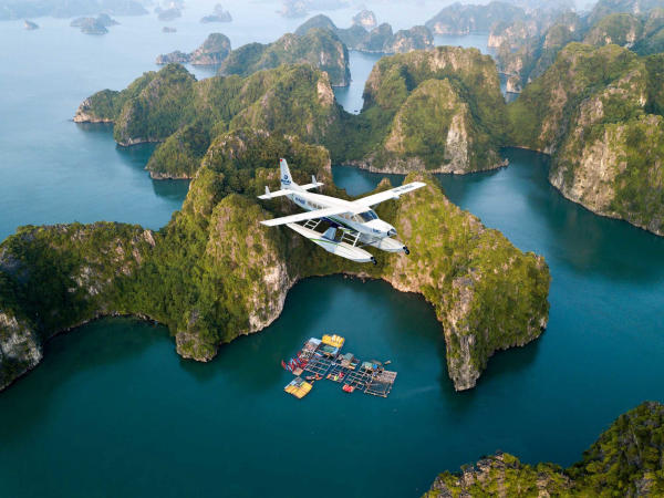 Bay thủy phi cơ Hạ Long