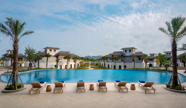 Không gian tiệc và sự kiện tại khu vực hồ bơi ngoài trời Sonasea Vân Đồn