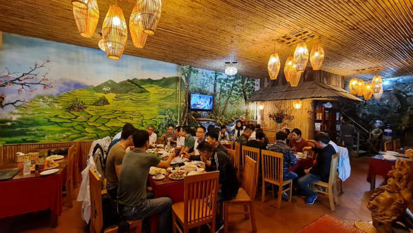 Nhà hàng bếp H’mong Sapa Nhà hàng bếp H’mong Sapa