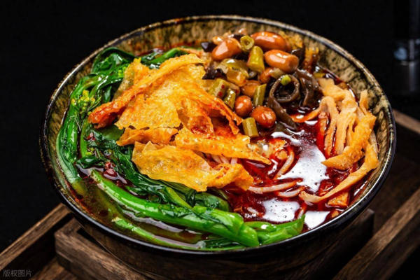 Thưởng thức bún ốc Liễu Châu