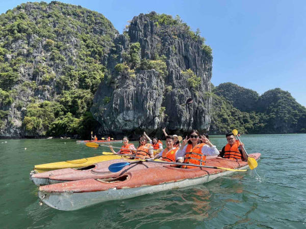 Tour du lịch Hạ Long - Team Building - Đi du thuyền Hạ Long 2 ngày 1 đêm/ 3 ngày 2 đêm| Elite Tour 02 Tour du lịch Hạ Long - Team Building - Đi du thuyền Hạ Long 2 ngày 1 đêm/ 3 ngày 2 đêm| Elite Tour 02