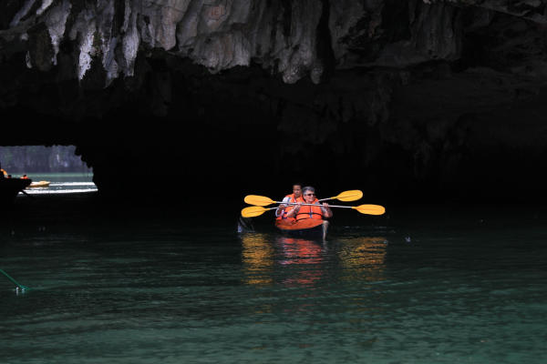 Lịch trình tham quan du thuyền Luna Halong vs Dolphin Halong