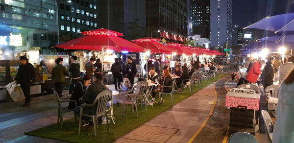 Chợ đêm suối Cheonggyecheon, Seoul, Hàn Quốc 01 Chợ đêm suối Cheonggyecheon, Seoul, Hàn Quốc 01