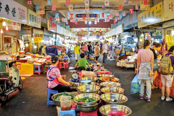 Phố chợ đêm Gwangjang, Seoul, Hàn Quốc Phố chợ đêm Gwangjang, Seoul, Hàn Quốc