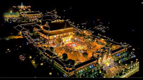 Chùa Ba Vàng - Quảng Ninh Chùa Ba Vàng - Quảng Ninh