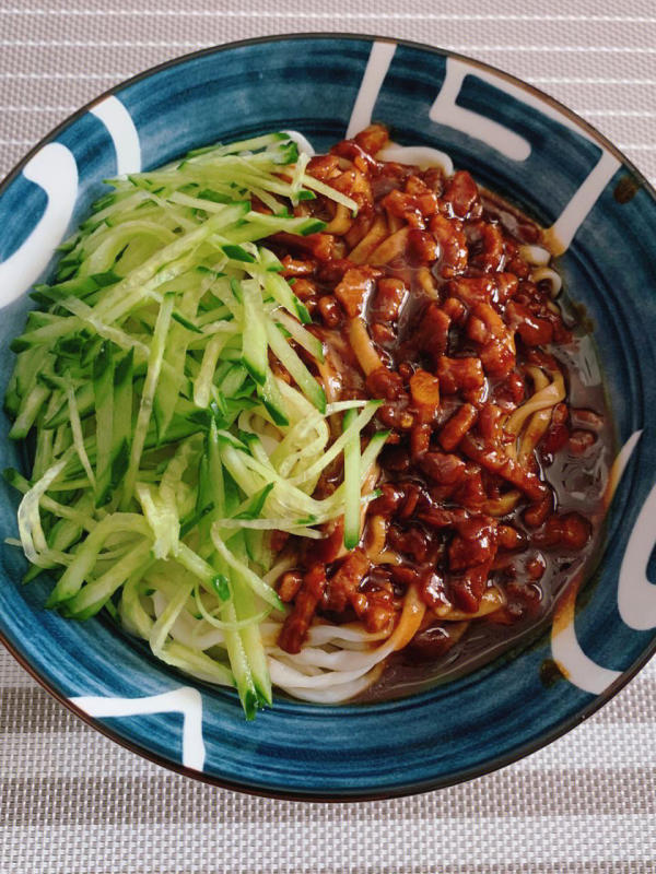 Mì tương đen Bắc Kinh Mì tương đen Bắc Kinh