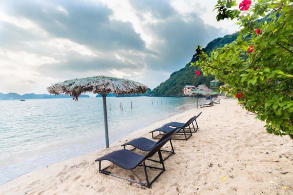 Bãi tắm đảo Cát Ông – Quần đảo Cát Bà Bãi tắm đảo Cát Ông – Quần đảo Cát Bà