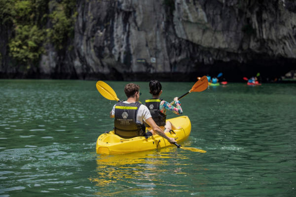 Đi du thuyền Hạ Long chơi gì