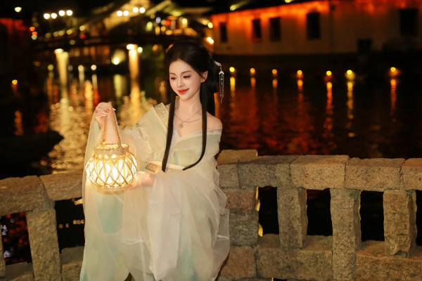 Tản bộ ngắm đêm Ô Trấn