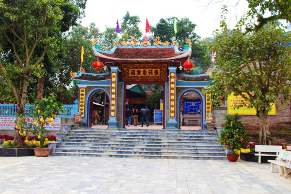 Đền Ông Hoàng Bảy - Lào Cai Đền Ông Hoàng Bảy - Lào Cai