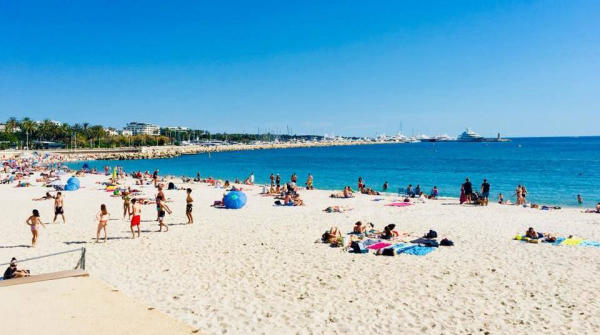 Bờ biển xanh Côte d'Azur - Địa điểm du lịch nổi tiếng ở Pháp 02