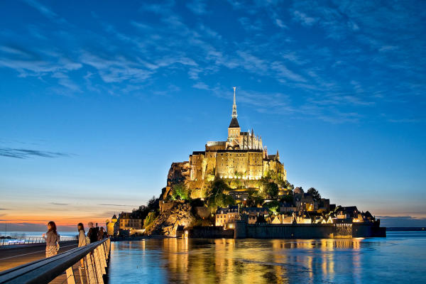 Núi thánh Mont Saint-Michel - Địa điểm du lịch nổi tiếng ở Pháp 01 Núi thánh Mont Saint-Michel - Địa điểm du lịch nổi tiếng ở Pháp 01