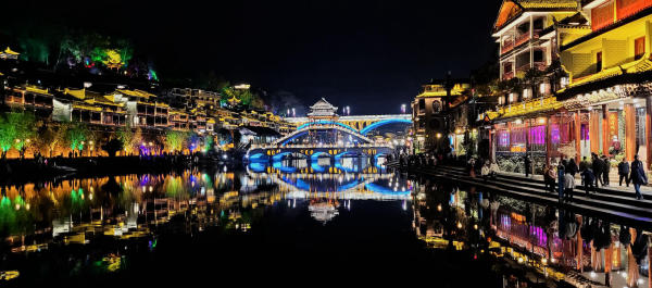 Du lịch Phượng Hoàng Cổ Trấn mùa nào đẹp?