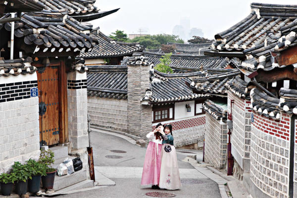 Làng truyền thống Bukchon Hanok, Seoul, Hàn Quốc 01 Làng truyền thống Bukchon Hanok, Seoul, Hàn Quốc 01