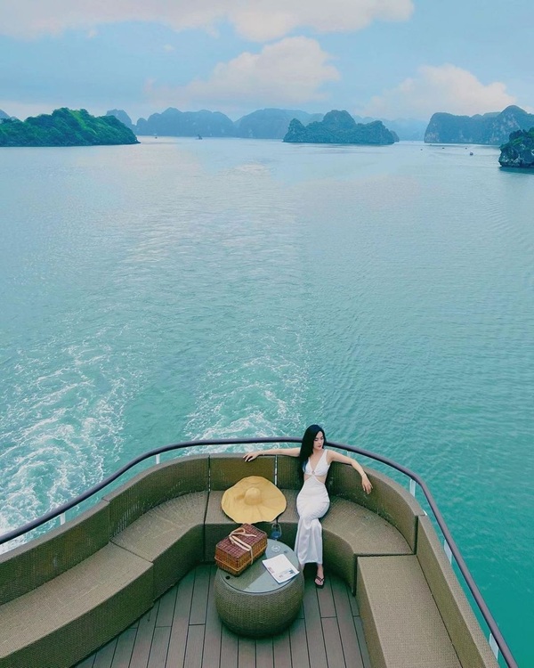 Kinh nghiệm đặt du thuyền Hạ Long 2 ngày 1 đêm