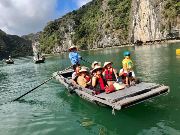 Lịch trình du thuyền vịnh Lan Hạ Le Theatre Cruise 01 Lịch trình du thuyền vịnh Lan Hạ Le Theatre Cruise 01