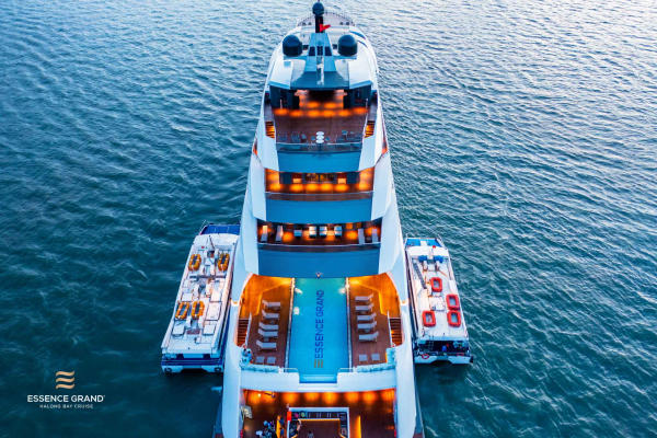 Du thuyền Hạ Long 6 sao Grand Pioneers Cruise