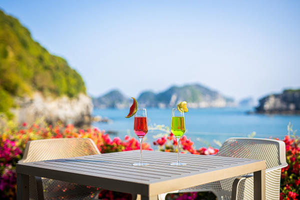 Ngắm bình minh trên đảo Cát Bà