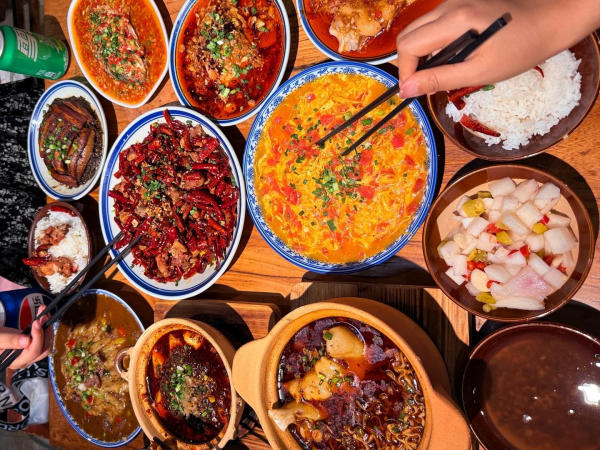 Ăn uống quanh Giải Phóng Bi
