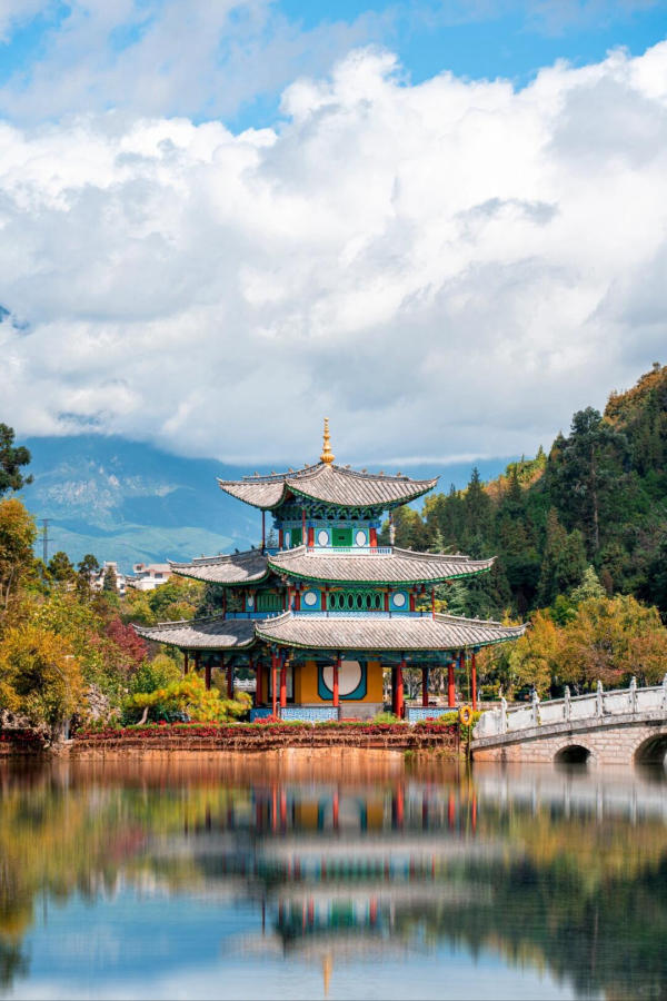 Đức Nguyệt Lâu - Hắc Long Đàm