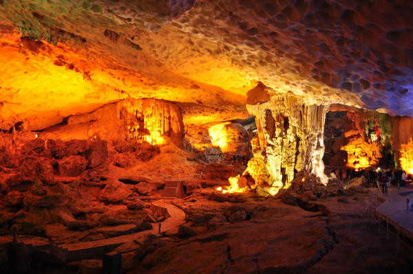Hang Sửng Sốt Hạ Long