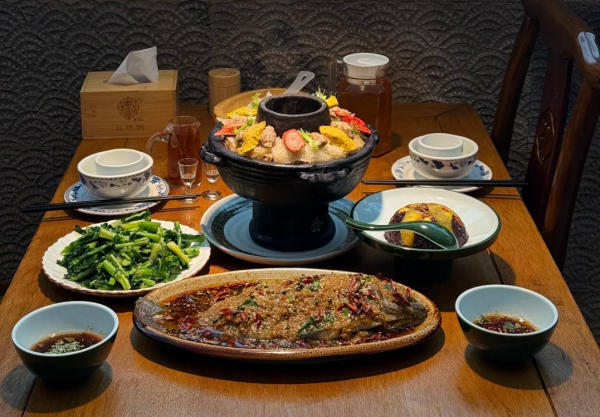 Ăn gì ở Hoà THuận Cổ Trấn