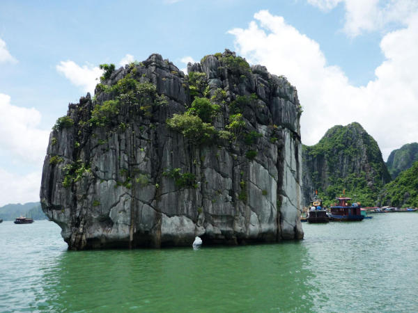 Hòn Đỉnh Hương Hạ Long
